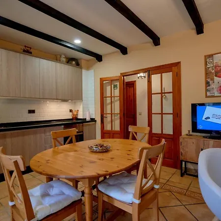 El Cerrillo Apartment *