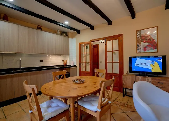 El Cerrillo Apartment *